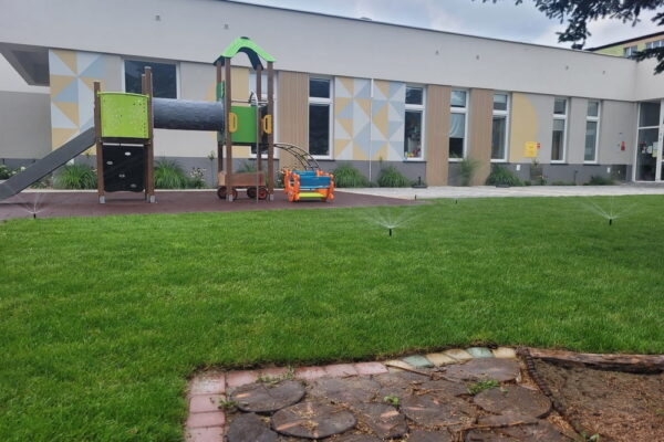 Projekt i realizacja ogrodu w przedszkolu w Tarnowie